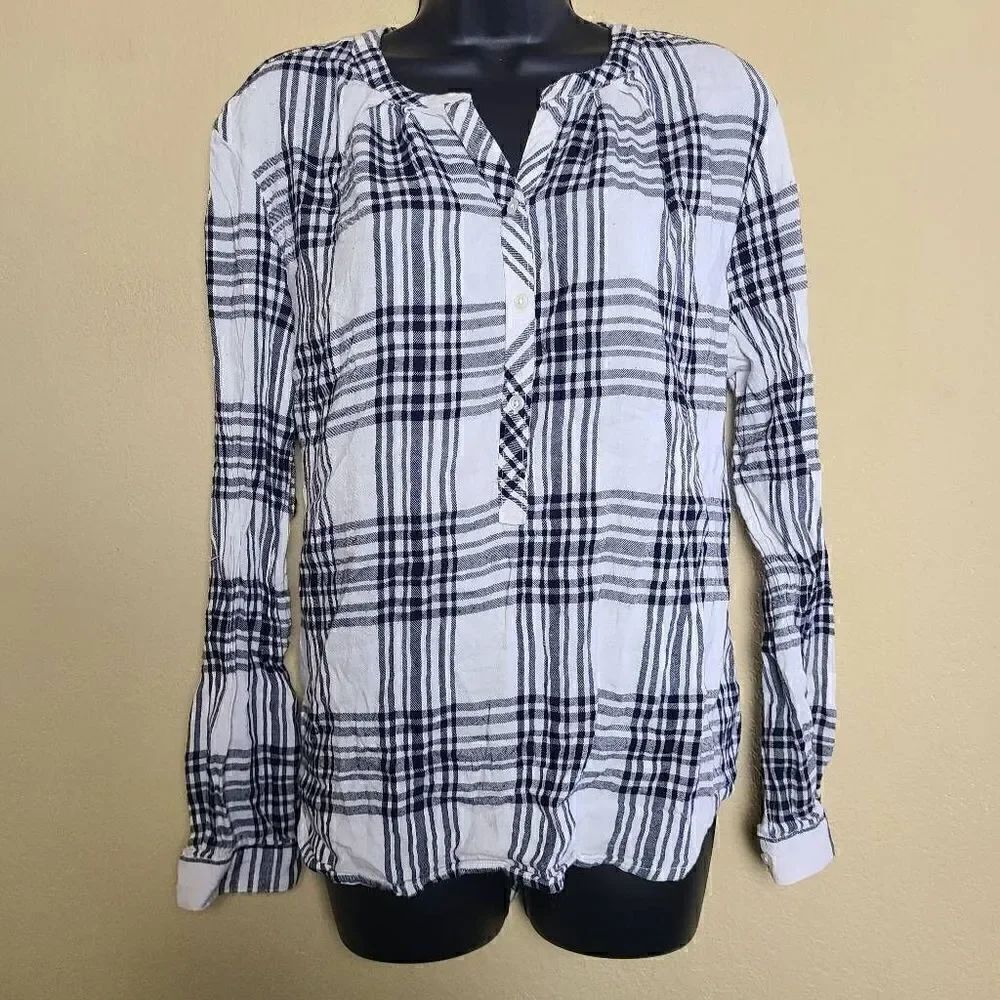 Simply Styled Plaid Top